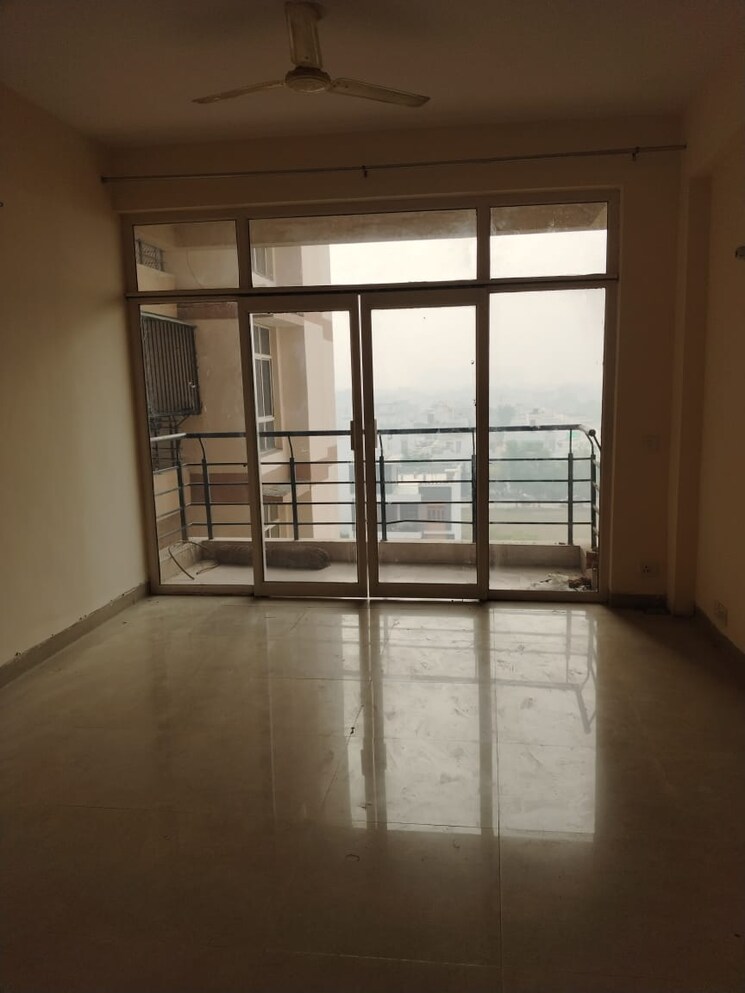 Room, sushant golf city 3 Bedroom 1337 Sq.Ft. Apartment In Sushant Golf City Lucknow 8373839