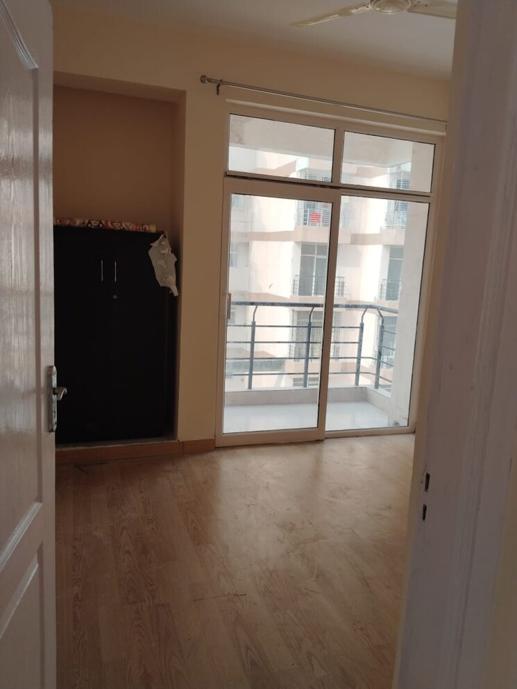 Room, sushant golf city 3 Bedroom 1337 Sq.Ft. Apartment In Sushant Golf City Lucknow 8373839