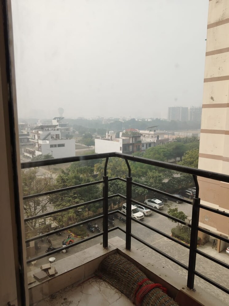 Balcony, sushant golf city 3 Bedroom 1337 Sq.Ft. Apartment In Sushant Golf City Lucknow 8373839