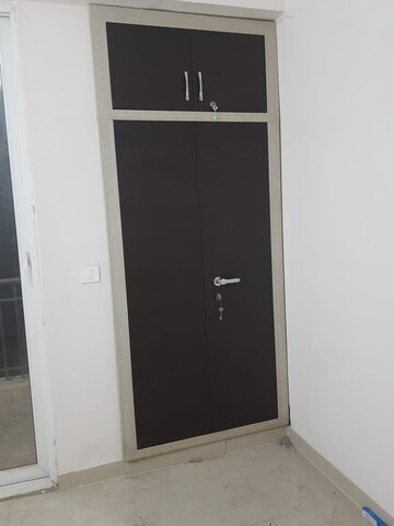 Furnished Amenities in 2 BHK Apartment at Amrapali Golf Homes, Sector 4, Greater Noida – for Rent