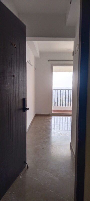 Room in 3 BHK Apartment at Mapsko Mount Ville, Sector 79 – for Rent