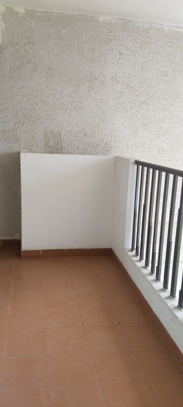 Room in 3 BHK Apartment at Mapsko Mount Ville, Sector 79 – for Rent