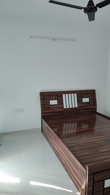 Room in 2 BHK Apartment at Vascon Citron Phase 2, Wagholi – for Rent