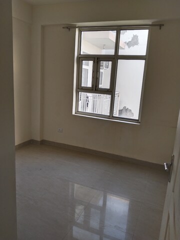 Room in 2 BHK Apartment at Shree Vardhman Mantra, Sector 67 – for Rent