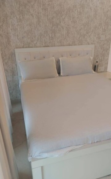 Room in 1 BHK Apartment at Godrej Urban Park, Chandivali – for Rent