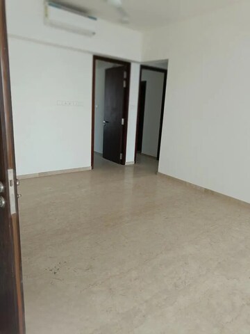 Room in 3 BHK Apartment at Raheja Imperia, Worli – for Rent