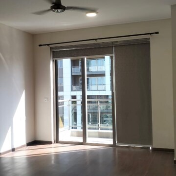 Room in 4 BHK Apartment at Tata Primanti-Executive Apartments, Dhani – for Rent