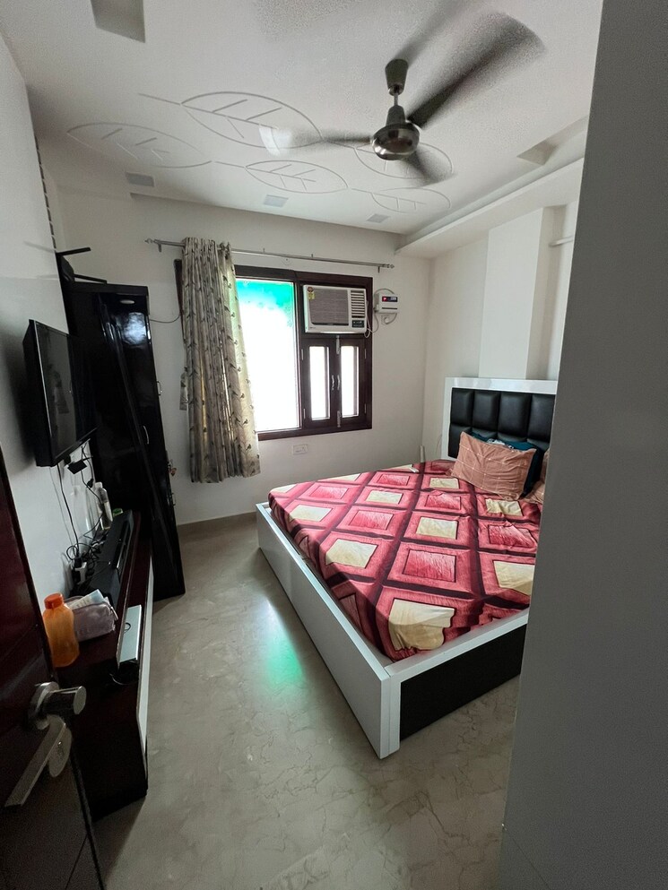 Bedroom, rohini sector 11 3 Bedroom 1200 Sq.Ft. Builder Floor In Rohini Sector 11 Delhi 8373970