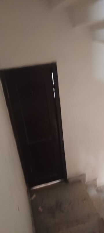 Furnished Amenities in 4 BHK Builder Floor at Rohini Sector 11 – for Rent