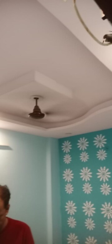 Furnished Amenities in 2 BHK Builder Floor at Laxmi Nagar – for Sale