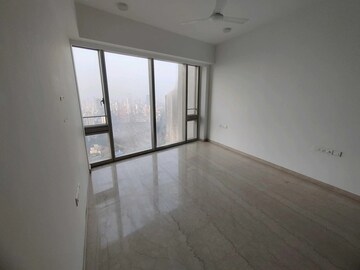 Room in 5 BHK Apartment at Lodha The Park, Worli – for Rent