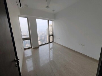 Room in 5 BHK Apartment at Lodha The Park, Worli – for Rent