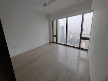 Room in 5 BHK Apartment at Lodha The Park, Worli – for Rent