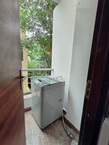 Balcony in 1 BHK Builder Floor at Vipul Square, Sushant Lok I – for Rent