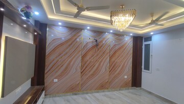Room in 2 BHK Apartment at Sector 73 – for Sale