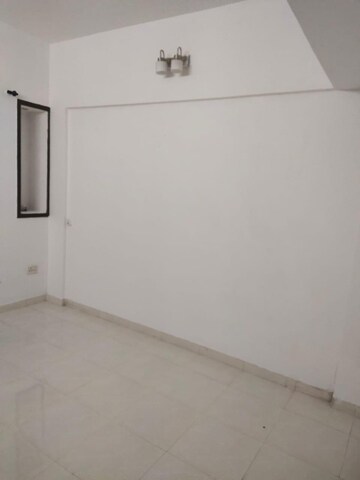Room in 3 BHK Apartment at Supreme Estia Phase 1, Baner – for Rent