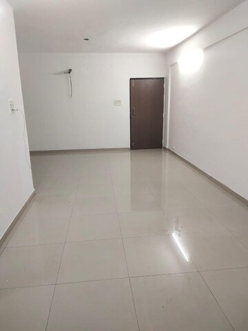 Room in 3 BHK Apartment at Supreme Estia Phase 1, Baner – for Rent