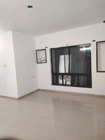 Room in 3 BHK Apartment at Supreme Estia Phase 1, Baner – for Rent