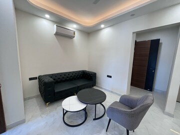 Living Room in 2 BHK Builder Floor at Sector 43 – for Rent