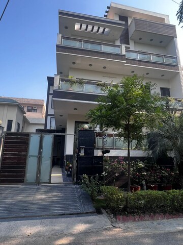 6+ BHK Independent House For Sale in RWA Apartments Sector 51, Sector 51