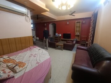 Bedroom in 3.5 BHK Apartment at Bailey Road – for Rent