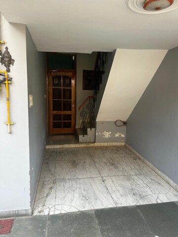 Room in 2 BHK Independent House at Sector 46 – for Rent