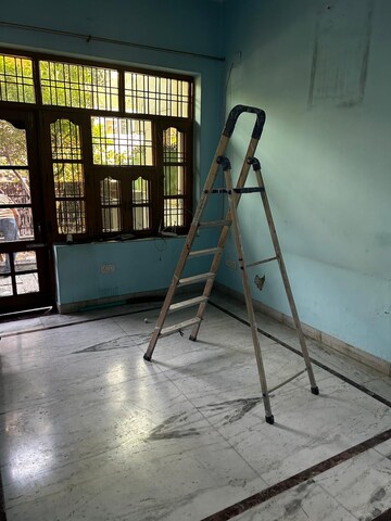 Staircase in 2 BHK Independent House at Sector 46 – for Rent