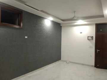 Room in 1 BHK Builder Floor at Sector 72 – for Sale