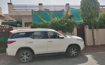 5 BHK Independent House For Sale in Sector 14