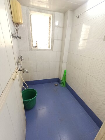 Master Bedroom in 2 BHK Apartment at Jogeshwari East – for Rent