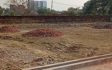 Plot For Sale in Naubasta Kala
