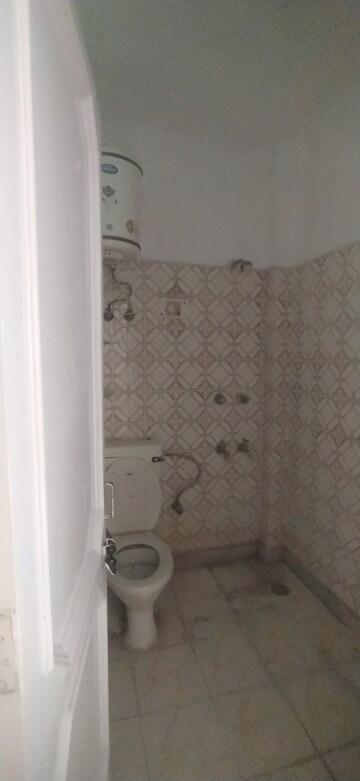  2 BHK Builder Floor at Khirki Extension – for Rent