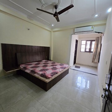 Bedroom in 2 BHK Builder Floor at Sector 43 – for Rent
