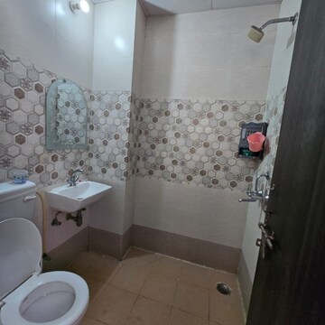 Bathroom in 2 BHK Builder Floor at Sector 43 – for Rent