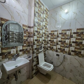 Team Area in 2 BHK Builder Floor at Sector 43 – for Rent
