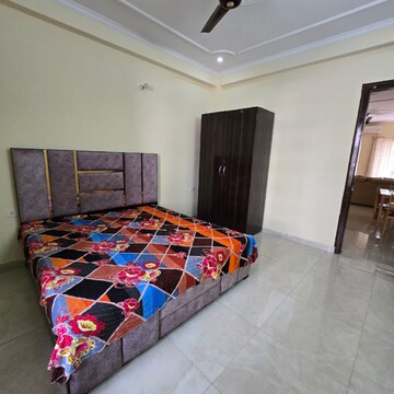 Bedroom in 2 BHK Builder Floor at Sector 43 – for Rent