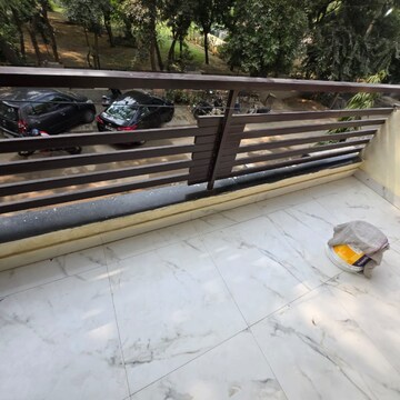 Balcony in 2 BHK Builder Floor at Sector 43 – for Rent