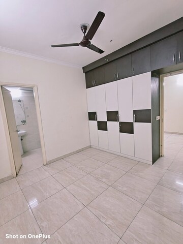 2 BHK Apartment For Rent in Gaur City 2 - 14th Avenue, Sector 16c Greater Noida