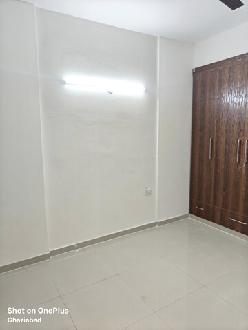 Room in 2 BHK Apartment at JNC The Park, Sector 16c Greater Noida – for Rent