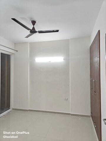 Room in 2 BHK Apartment at JNC The Park, Sector 16c Greater Noida – for Rent