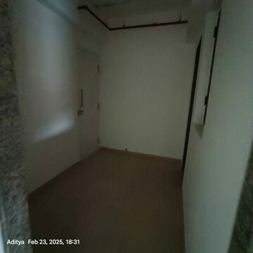 Room in 3 BHK Apartment at Kanakia Silicon Valley, Powai – for Rent