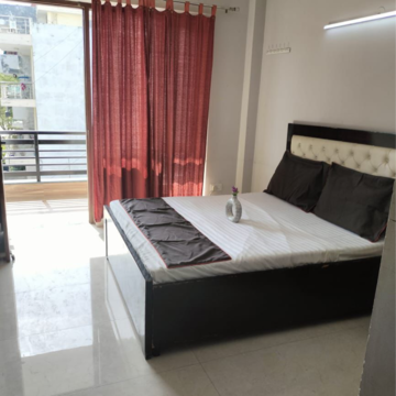 Bedroom in 3 BHK Builder Floor at Sector 43 – for Rent