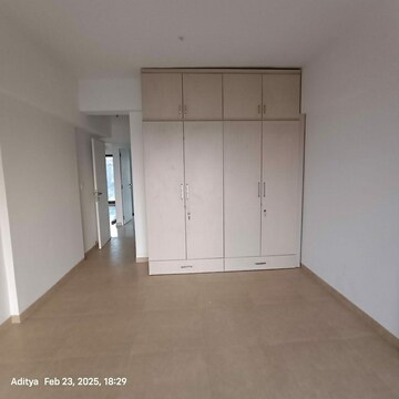 Room in 3 BHK Apartment at Kanakia Silicon Valley, Powai – for Sale