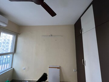 Furnished Amenities in 2 BHK Apartment at Mapsko Paradise, Sector 83 – for Rent