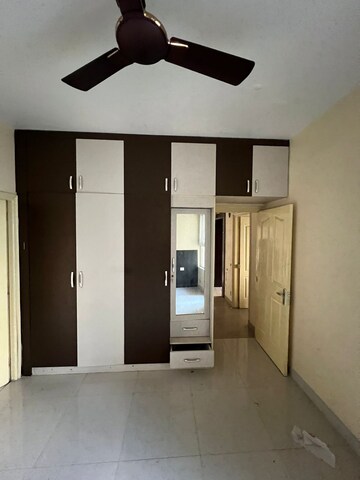Room in 2 BHK Apartment at Mapsko Paradise, Sector 83 – for Rent