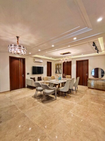 Gym in 4 BHK Builder Floor at SS Southend Floors, South City 2 – for Sale
