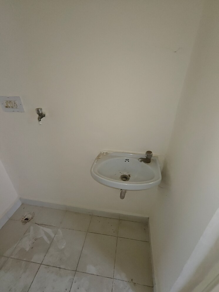 Bathroom, fam-chs 1 Bedroom 528 Sq.Ft. Apartment In Kopar Khairane Navi Mumbai 8374580