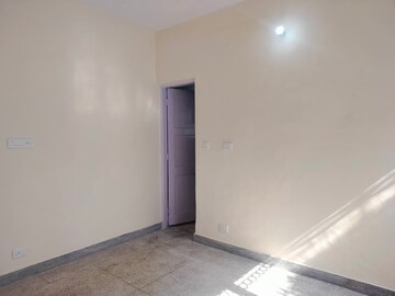 Room in 2 BHK Apartment at Sarita Vihar – for Rent