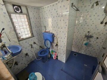 Master Bedroom in 1 BHK Apartment at Kedar Apartment Mahim, Mahim – for Rent