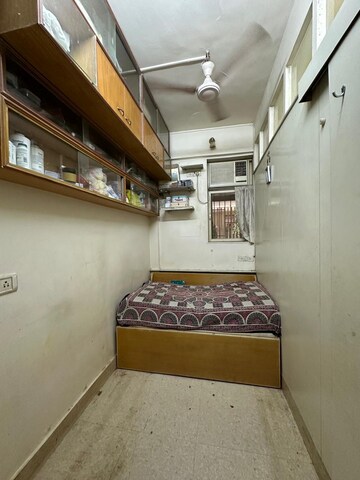 Furnished Amenities in 1.5 BHK Apartment at St. Peters Colony – for Rent